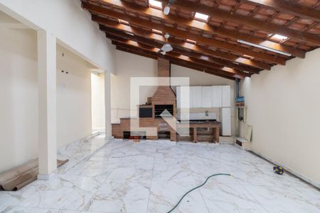 Casa à venda com 280m², 5 quartos e 3 vagas Casa à venda com 280m², 5 quartos e 3 vagasChurrasqueira