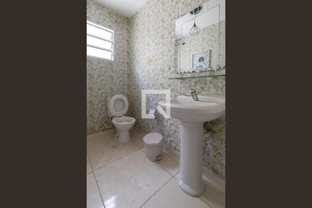 Casa à venda com 280m², 5 quartos e 3 vagas Casa à venda com 280m², 5 quartos e 3 vagasLavabo