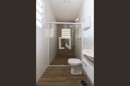 Casa à venda com 280m², 5 quartos e 3 vagas Casa à venda com 280m², 5 quartos e 3 vagasBanheiro Suíte
