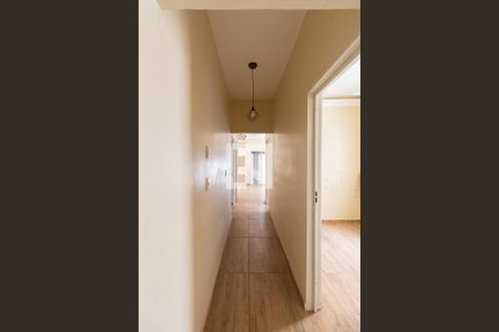 Casa à venda com 280m², 5 quartos e 3 vagas Casa à venda com 280m², 5 quartos e 3 vagasCorredor