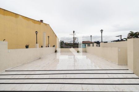 Casa à venda com 280m², 5 quartos e 3 vagas Casa à venda com 280m², 5 quartos e 3 vagasVaranda