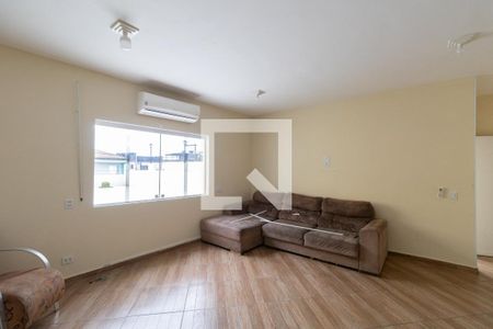 Casa à venda com 280m², 5 quartos e 3 vagas Casa à venda com 280m², 5 quartos e 3 vagasSuíte