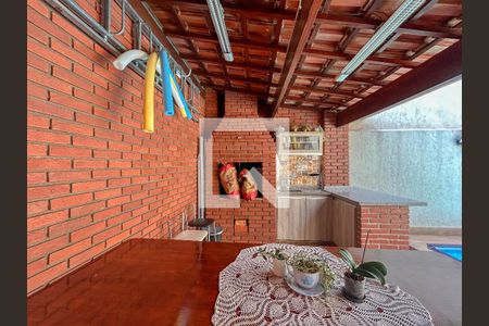 Casa à venda com 296m², 2 quartos e 2 vagasÁrea gourmet - Churrasqueira