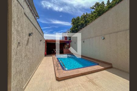 Casa à venda com 296m², 2 quartos e 2 vagasÁrea gourmet - Piscina
