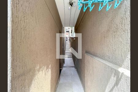 Casa à venda com 296m², 2 quartos e 2 vagasCorredor externo