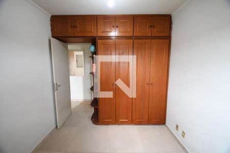 Apartamento à venda com 80m², 3 quartos e 2 vagasQuarto 2 - Armários