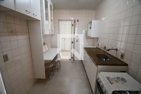 Apartamento à venda com 80m², 3 quartos e 2 vagasCozinha