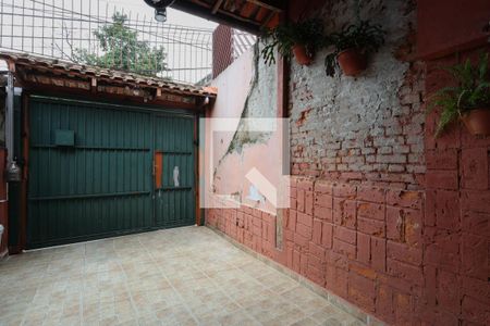 Casa à venda com 225m², 6 quartos e 1 vaga Casa à venda com 225m², 6 quartos e 1 vagaCasa 1 - Quintal