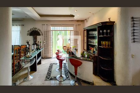 Casa para alugar com 6 quartos, 500m² em São Luiz, Belo Horizonte