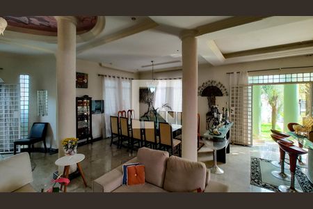 Casa para alugar com 6 quartos, 500m² em São Luiz, Belo Horizonte