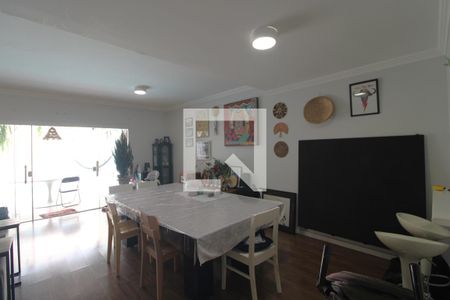 Sala de casa à venda com 3 quartos, 150m² em Jardim Santo Antoninho, São Paulo