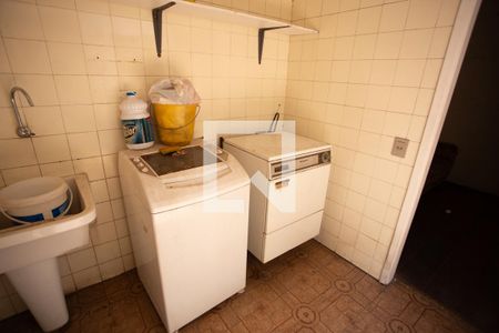 Casa à venda com 300m², 4 quartos e 5 vagasÁrea de Serviço