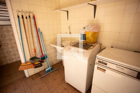 Casa à venda com 300m², 4 quartos e 5 vagasÁrea de Serviço