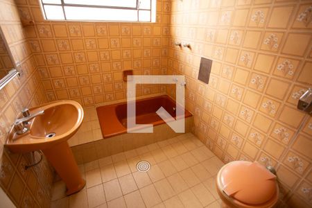 Casa à venda com 300m², 4 quartos e 5 vagasBanheiro Social