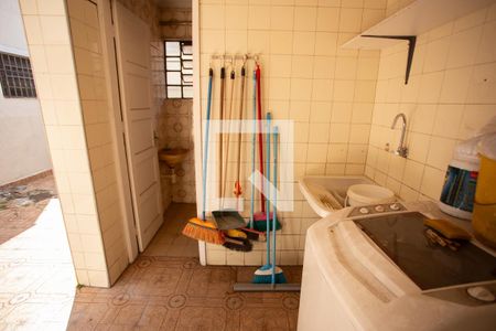 Casa à venda com 300m², 4 quartos e 5 vagasÁrea de Serviço