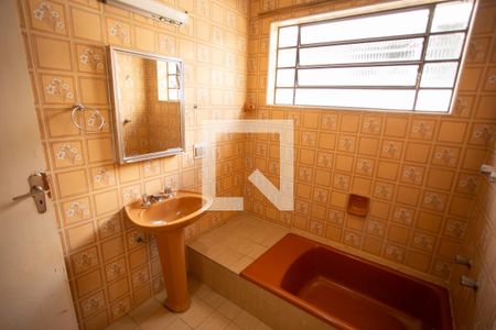 Casa à venda com 300m², 4 quartos e 5 vagasBanheiro Social