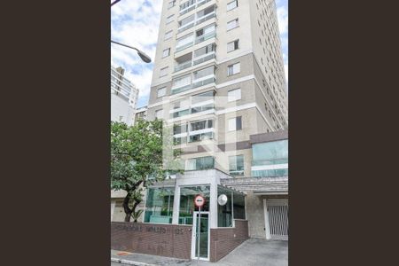 Apartamento à venda com 130m², 3 quartos e 2 vagas Apartamento à venda com 130m², 3 quartos e 2 vagasFachada