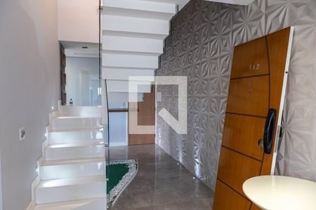 Apartamento à venda com 130m², 3 quartos e 2 vagas Apartamento à venda com 130m², 3 quartos e 2 vagasEscada