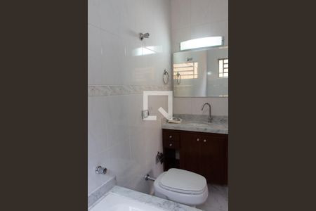 Casa à venda com 180m², 3 quartos e 4 vagas Casa à venda com 180m², 3 quartos e 4 vagasBANHEIRO DA SUITE