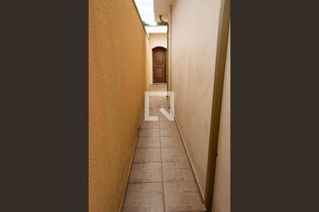 Casa à venda com 180m², 3 quartos e 4 vagas Casa à venda com 180m², 3 quartos e 4 vagasÁREA EXTERNA LATERAL