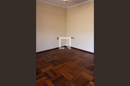 Casa à venda com 180m², 3 quartos e 4 vagas Casa à venda com 180m², 3 quartos e 4 vagasSUITE