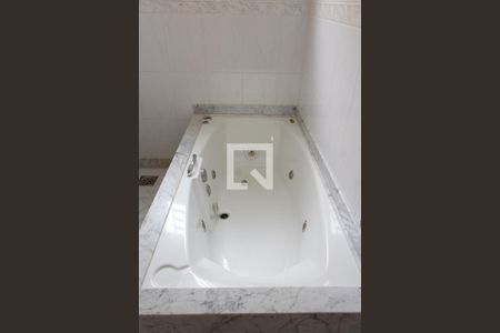 Casa à venda com 180m², 3 quartos e 4 vagas Casa à venda com 180m², 3 quartos e 4 vagasBANHEIRO DA SUITE