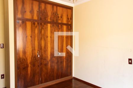 Casa à venda com 180m², 3 quartos e 4 vagas Casa à venda com 180m², 3 quartos e 4 vagasQUARTO 3
