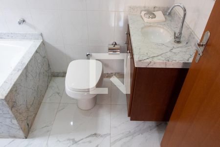 Casa à venda com 180m², 3 quartos e 4 vagas Casa à venda com 180m², 3 quartos e 4 vagasBANHEIRO DA SUITE