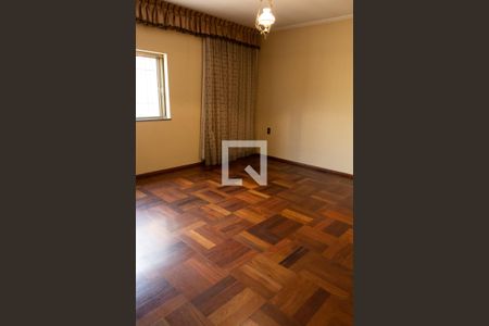 Casa à venda com 180m², 3 quartos e 4 vagas Casa à venda com 180m², 3 quartos e 4 vagasSUITE