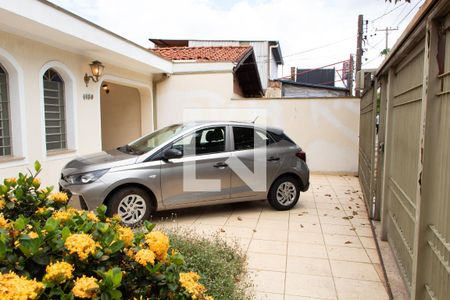 Casa à venda com 180m², 3 quartos e 4 vagas Casa à venda com 180m², 3 quartos e 4 vagasÁREA EXTERNA FRENTE