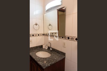 Casa à venda com 180m², 3 quartos e 4 vagas Casa à venda com 180m², 3 quartos e 4 vagasBANHEIRO SOCIAL