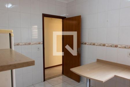 Casa à venda com 180m², 3 quartos e 4 vagas Casa à venda com 180m², 3 quartos e 4 vagasCOZINHA