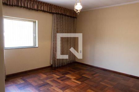 Casa à venda com 180m², 3 quartos e 4 vagas Casa à venda com 180m², 3 quartos e 4 vagasSUITE