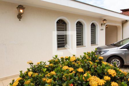 Casa à venda com 180m², 3 quartos e 4 vagas Casa à venda com 180m², 3 quartos e 4 vagasV