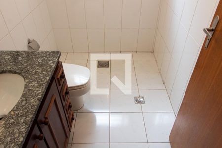 Casa à venda com 180m², 3 quartos e 4 vagas Casa à venda com 180m², 3 quartos e 4 vagasBANHEIRO SOCIAL