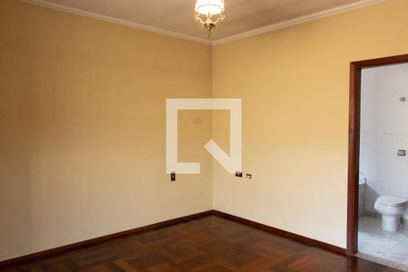 Casa à venda com 180m², 3 quartos e 4 vagas Casa à venda com 180m², 3 quartos e 4 vagasSUITE