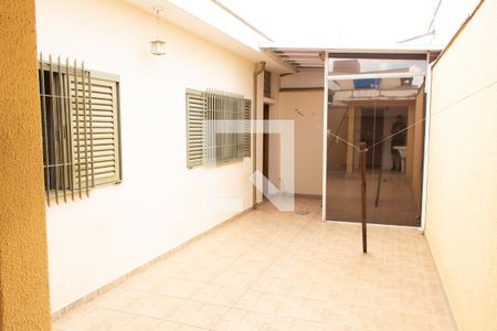 Casa à venda com 180m², 3 quartos e 4 vagas Casa à venda com 180m², 3 quartos e 4 vagasÁREA DE SERVIÇO