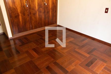 Casa à venda com 180m², 3 quartos e 4 vagas Casa à venda com 180m², 3 quartos e 4 vagasQUARTO 3