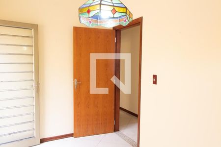 Casa à venda com 180m², 3 quartos e 4 vagas Casa à venda com 180m², 3 quartos e 4 vagasCOPA