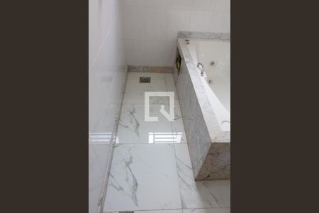 Casa à venda com 180m², 3 quartos e 4 vagas Casa à venda com 180m², 3 quartos e 4 vagasBANHEIRO DA SUITE