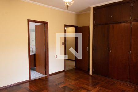 Casa à venda com 180m², 3 quartos e 4 vagas Casa à venda com 180m², 3 quartos e 4 vagasSUITE