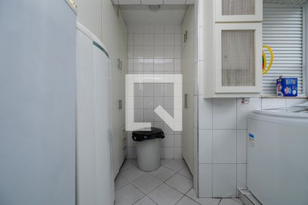 Casa de condomínio à venda com 240m², 3 quartos e 3 vagas Casa de condomínio à venda com 240m², 3 quartos e 3 vagasÁrea de Serviço