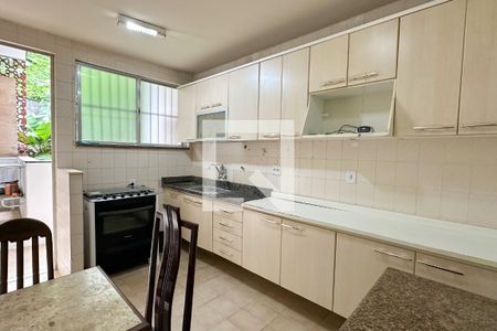 Apartamento à venda com 194m², 6 quartos e sem vagaCozinha 2