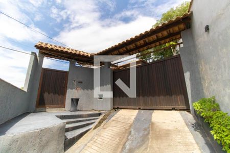 Casa à venda com 150m², 3 quartos e 4 vagas Casa à venda com 150m², 3 quartos e 4 vagasFachada
