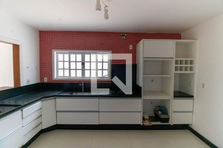 Casa à venda com 150m², 3 quartos e 4 vagas Casa à venda com 150m², 3 quartos e 4 vagasCozinha