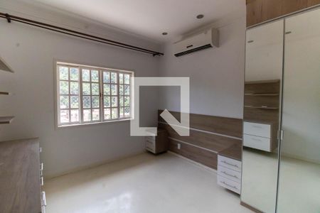 Casa à venda com 150m², 3 quartos e 4 vagas Casa à venda com 150m², 3 quartos e 4 vagasSuíte