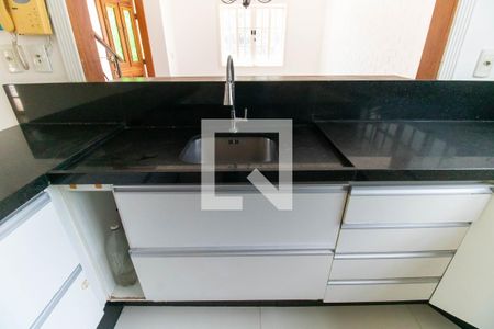 Casa à venda com 150m², 3 quartos e 4 vagas Casa à venda com 150m², 3 quartos e 4 vagasCozinha