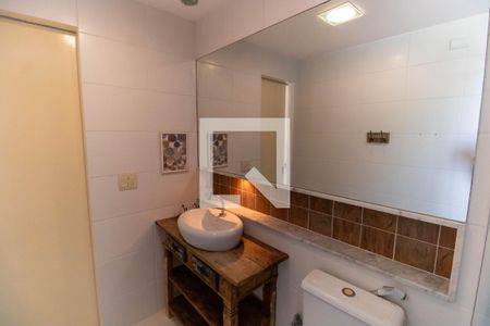 Casa à venda com 150m², 3 quartos e 4 vagas Casa à venda com 150m², 3 quartos e 4 vagasBanheiro Social