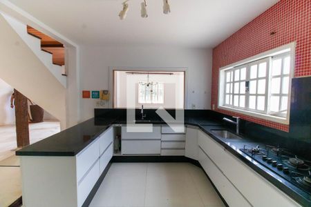 Casa à venda com 150m², 3 quartos e 4 vagas Casa à venda com 150m², 3 quartos e 4 vagasCozinha