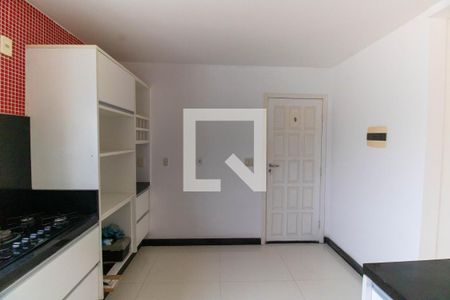 Casa à venda com 150m², 3 quartos e 4 vagas Casa à venda com 150m², 3 quartos e 4 vagasCozinha